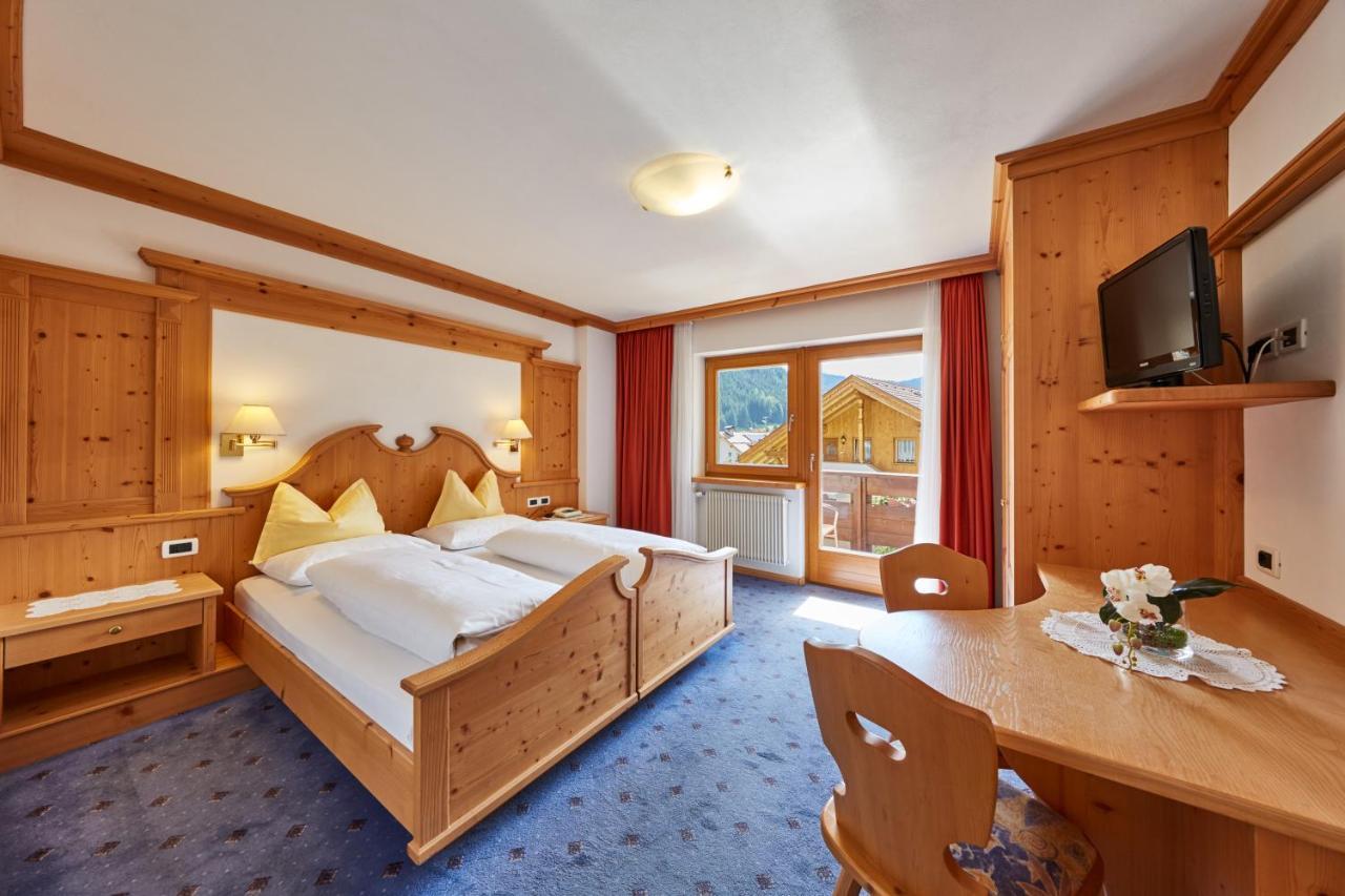 La Ciano Bed & Breakfast Corvara In Badia Exterior photo